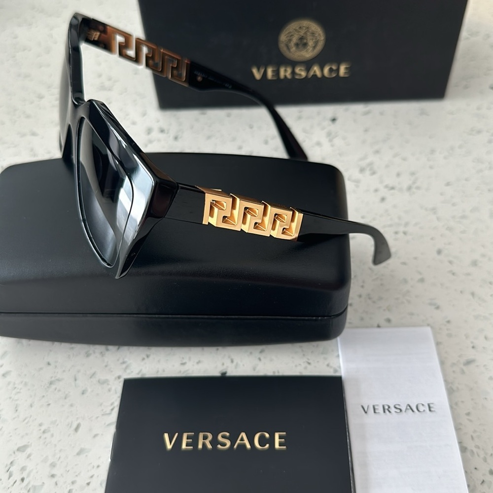Authentic Versace Sunglasses 😎